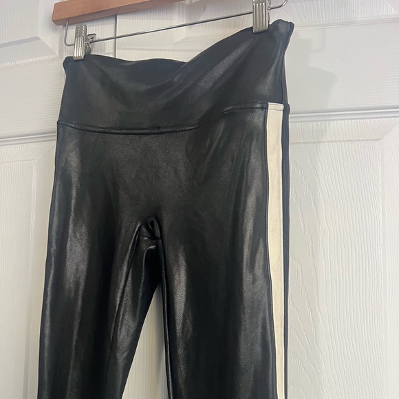 SPANX faux leather side stripe leggings - Picture 3 of 9
